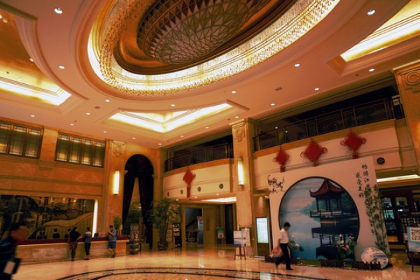 重庆按摩店工资待遇大调查：保底是真是假？